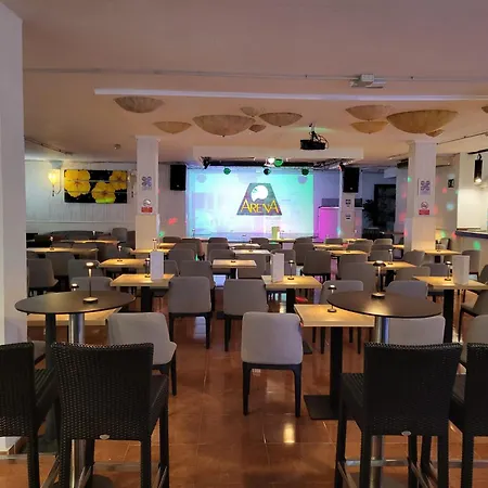 Arena - Adults Only קורלחו